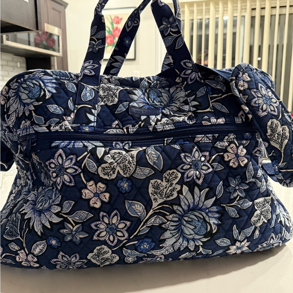 Vera Bradley Weekender travel bag size large - Picture 8 of 8